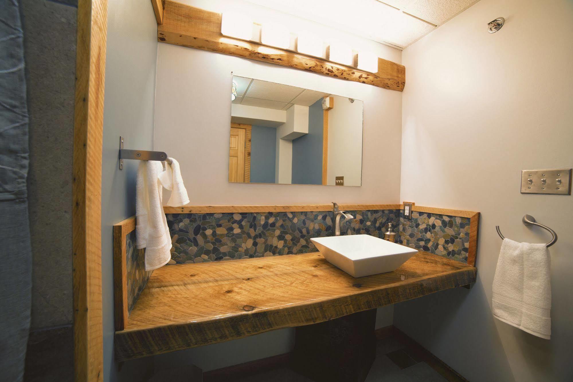 Ski Inn Girdwood Exterior photo