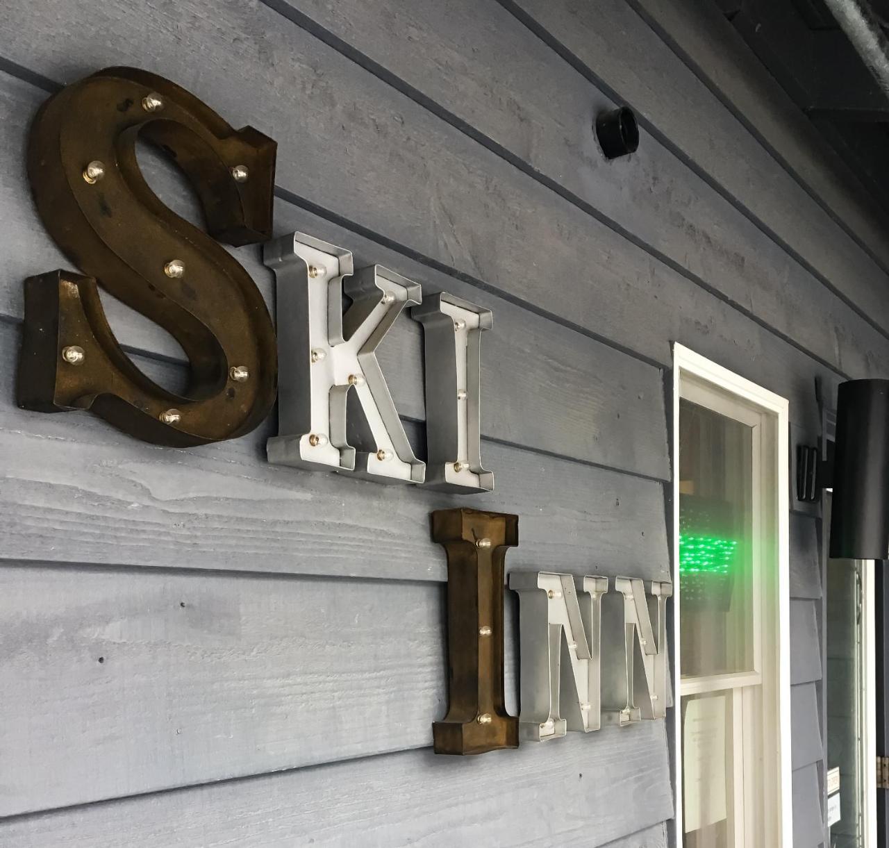 Ski Inn Girdwood Exterior photo